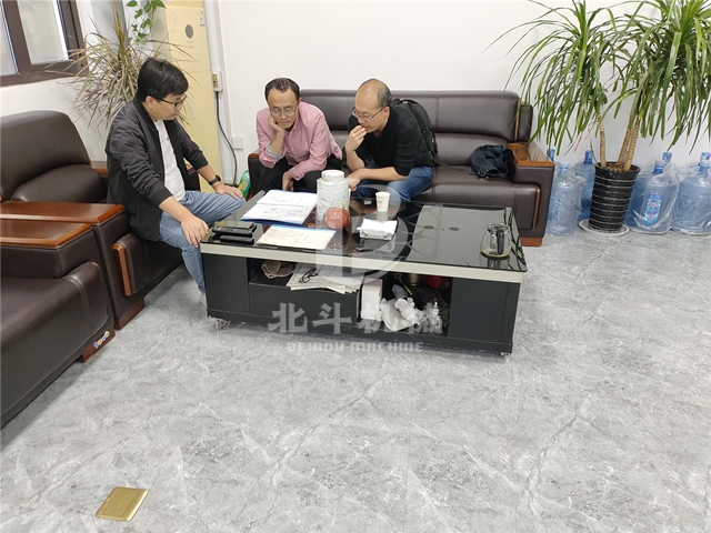 北斗機(jī)械為山西客戶(hù)提供獨(dú)具特色的核桃殼炭化爐設(shè)計(jì)方案